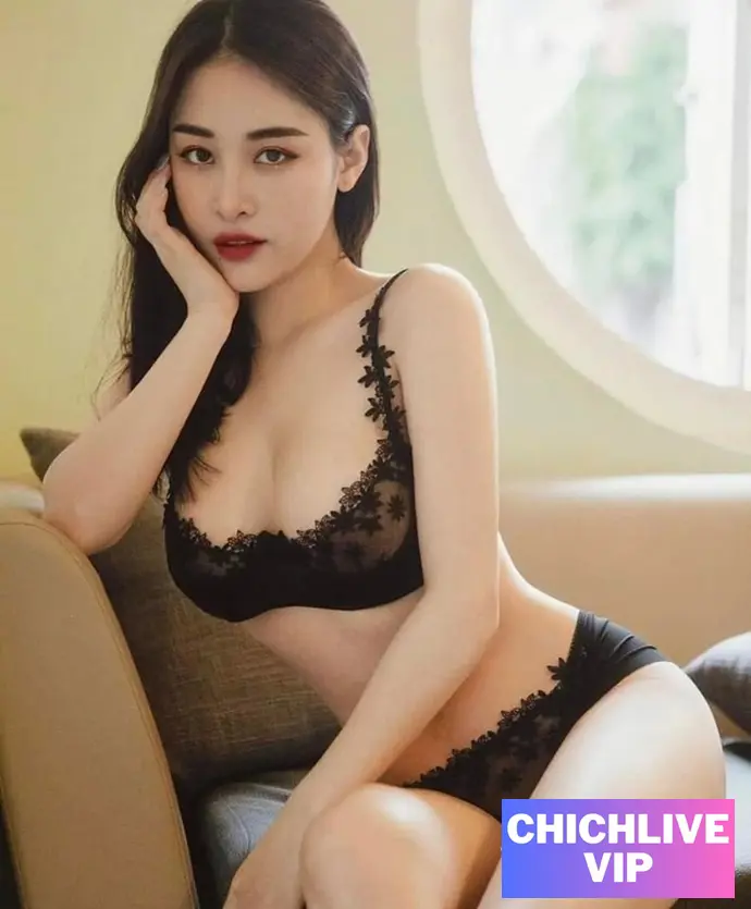 Hotgirl Vũ Thị Ngọc Khánh Khoe Đường Cong Hình 7