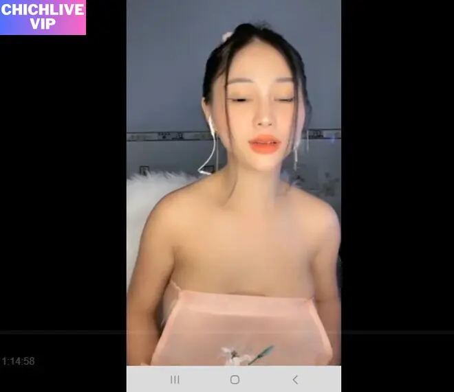 Mỹ Nhân Chichlive Show Hàng Vòng 1 Căng Tròn Gợi Tình Hình 8