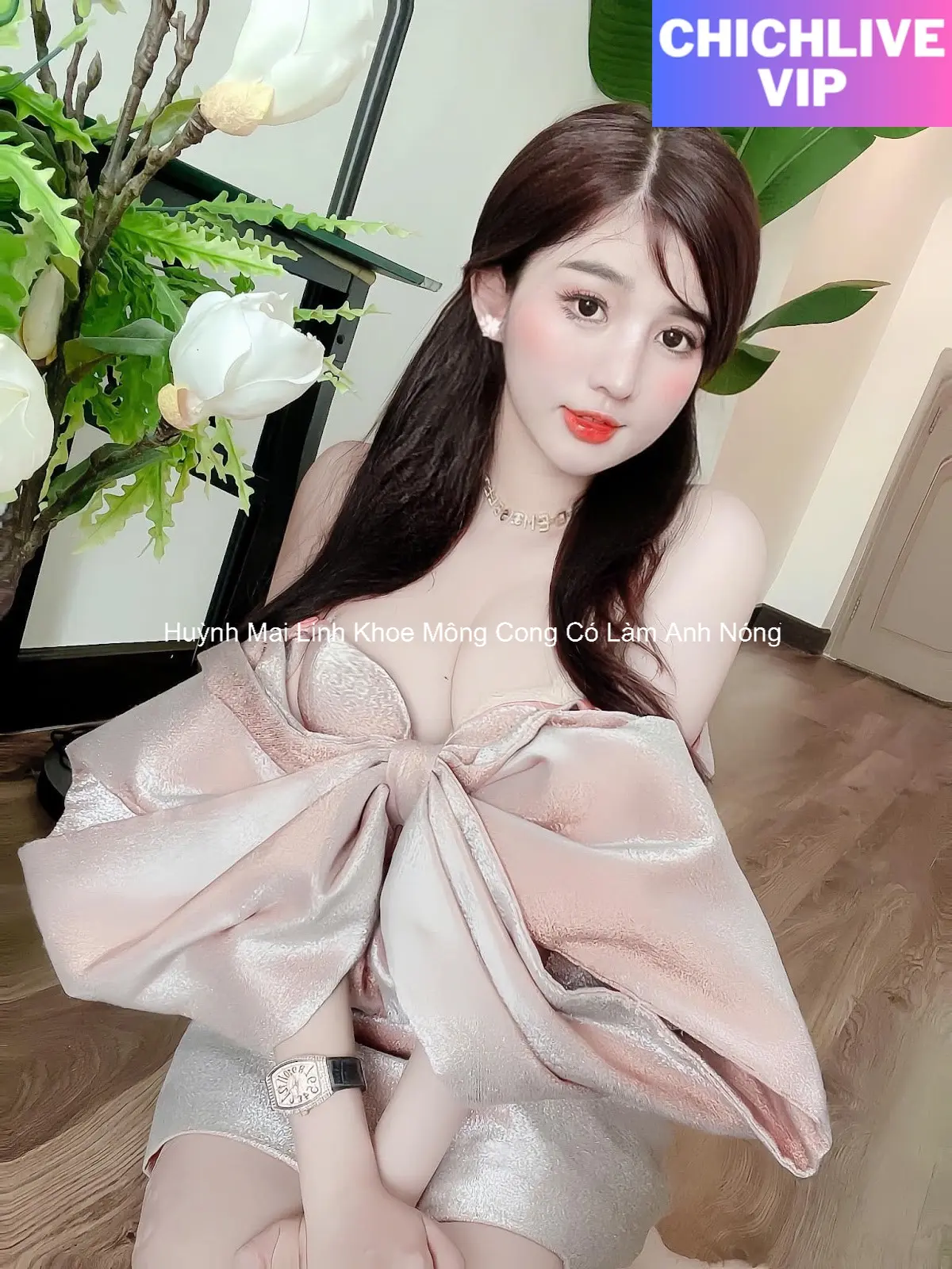 Huỳnh Mai Linh Khoe Mông Cong Có Làm Anh Nóng 4