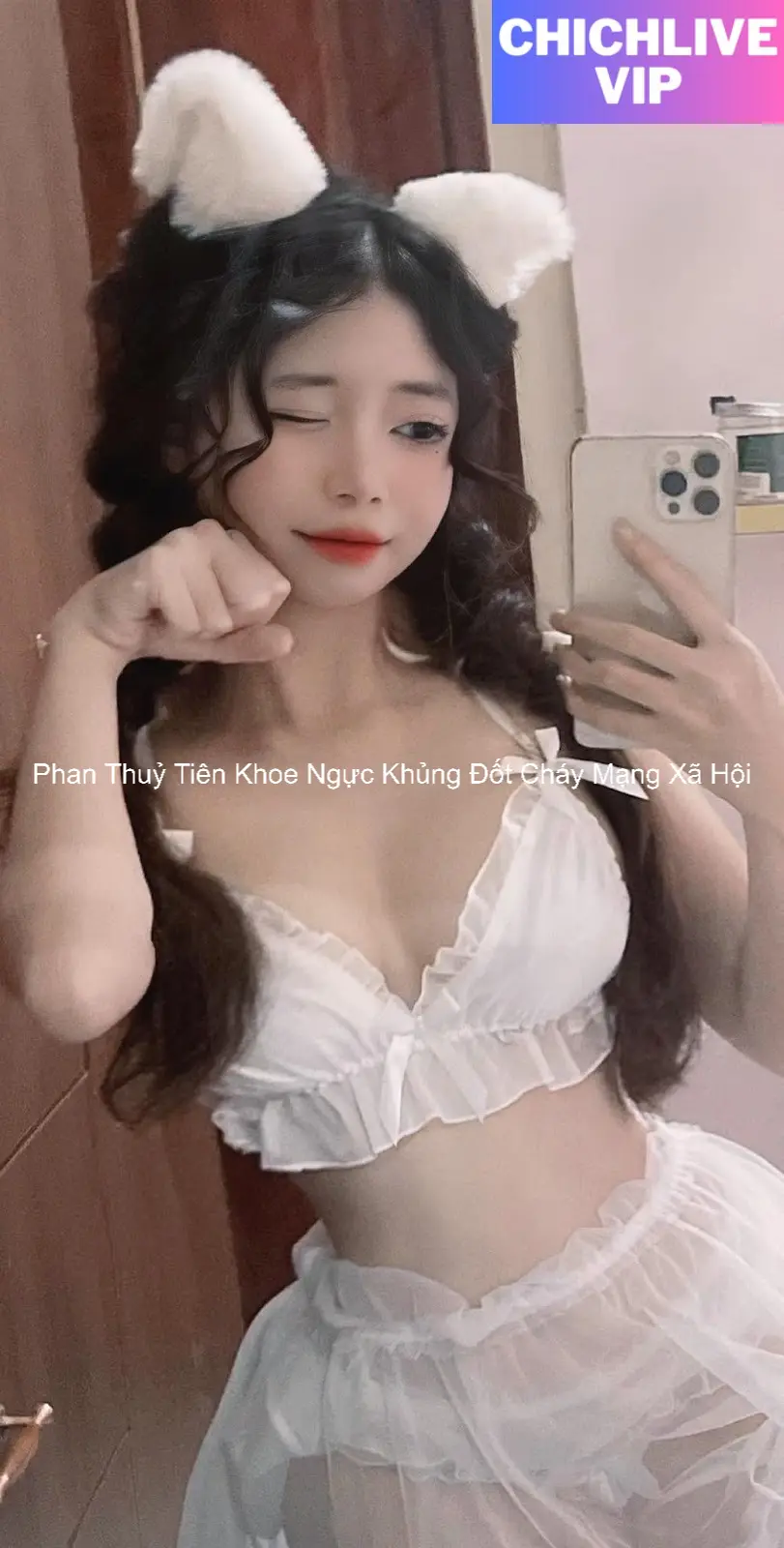 Phan Thuỷ Tiên Khoe Ngực Khủng Đốt Cháy Mạng Xã Hội 4